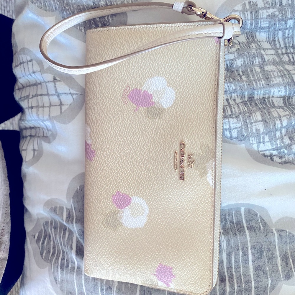 Coach wallet wristlet size large